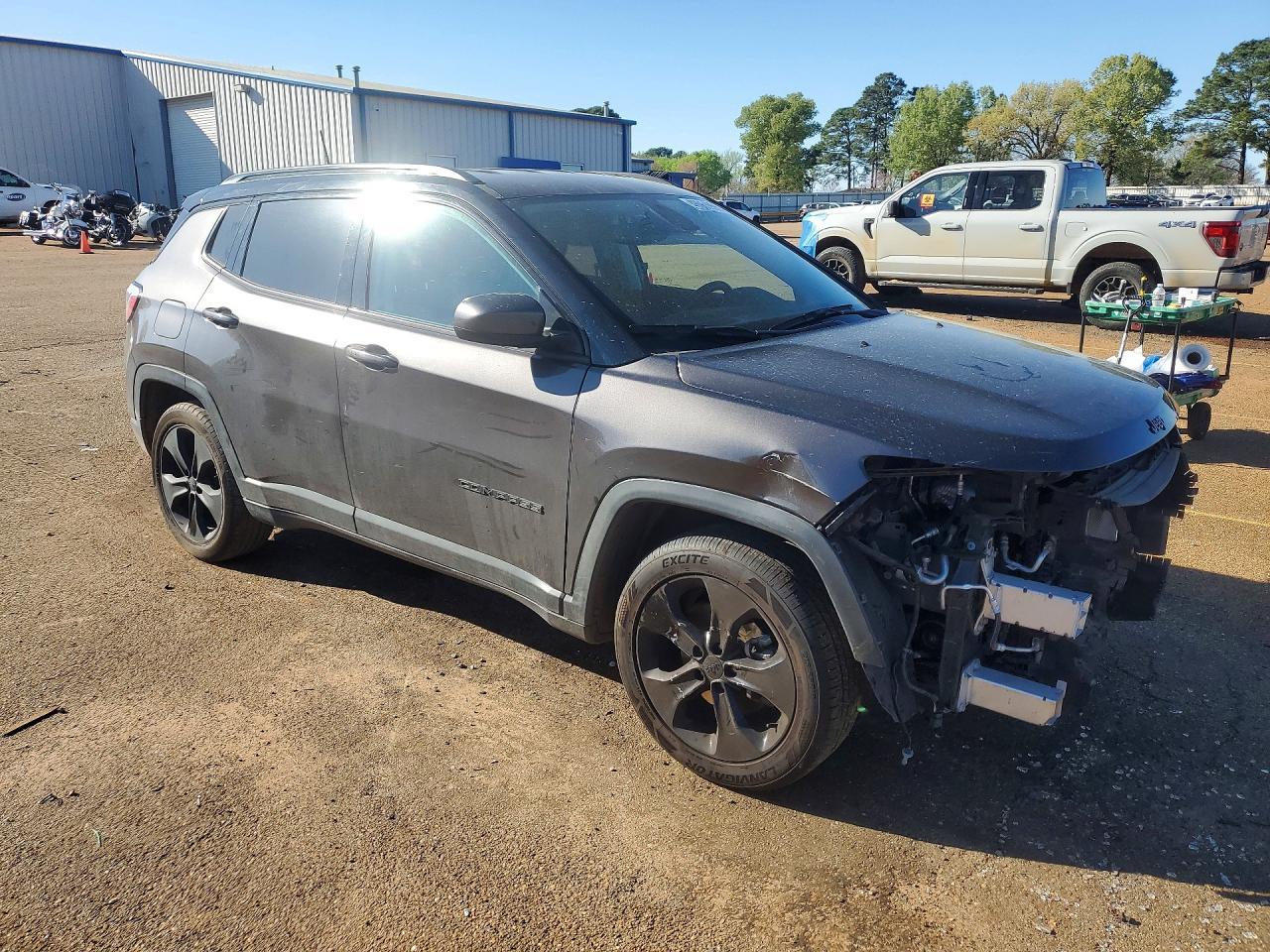 2019 Jeep Compass Latitude - zdjęcie 4