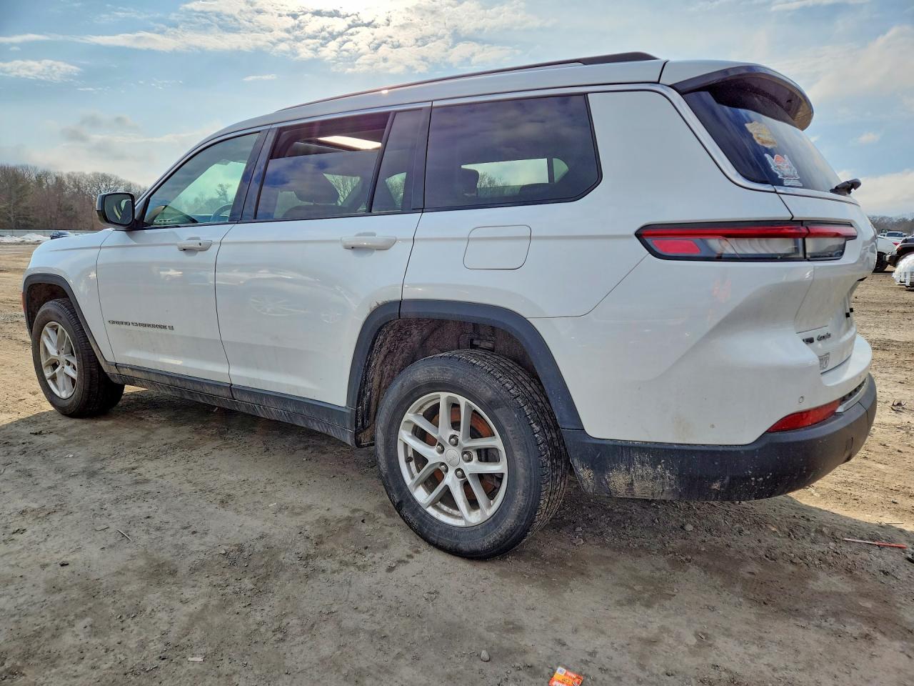 2021 Jeep Grand Cherokee L Laredo - zdjęcie 2