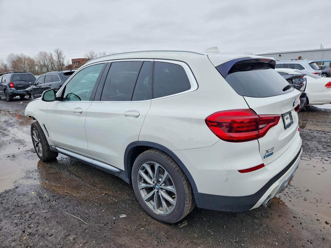 2019 BMW X3 xDrive30I - zdjęcie 2