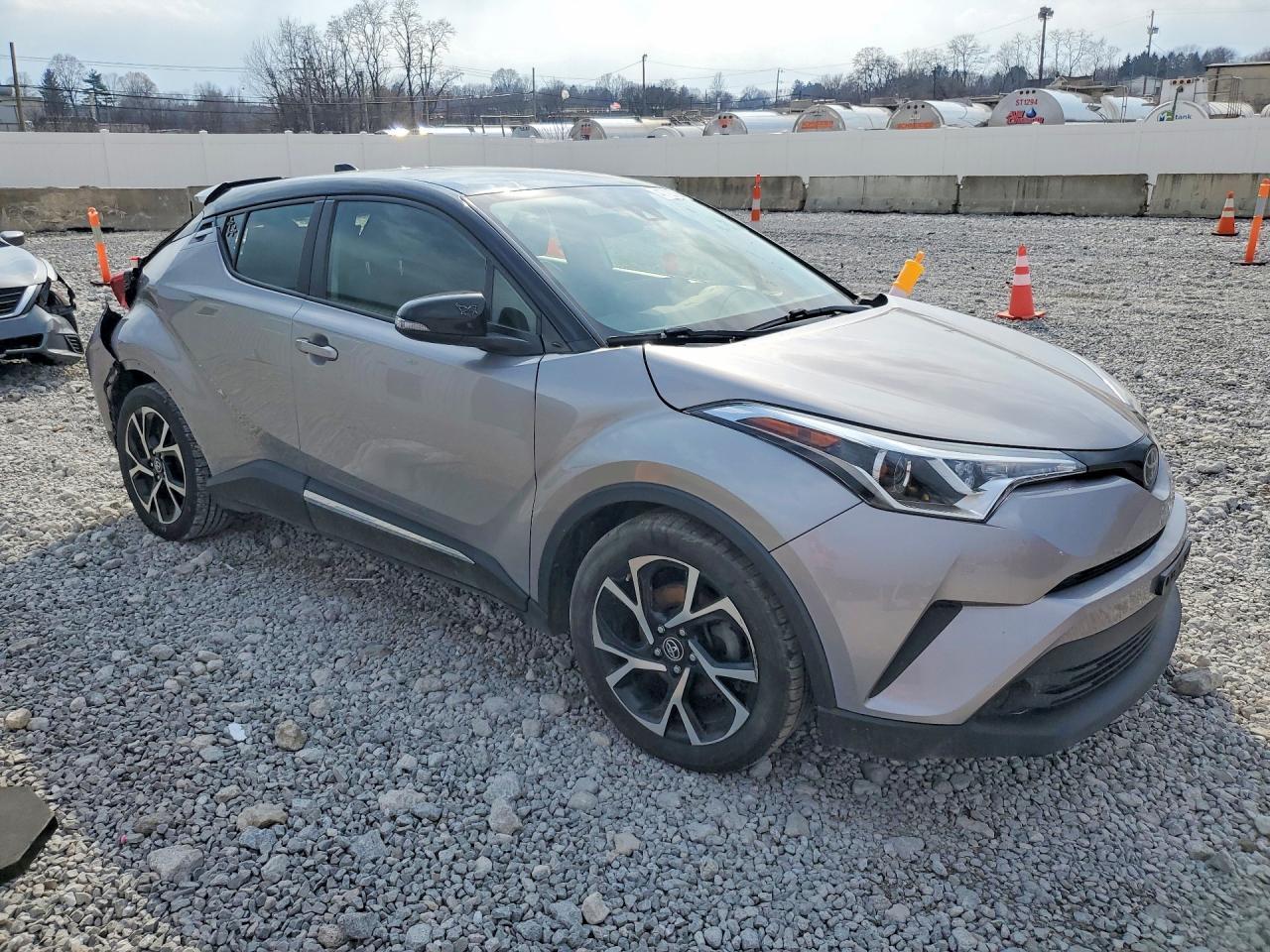 2019 Toyota C-Hr Xle - zdjęcie 4