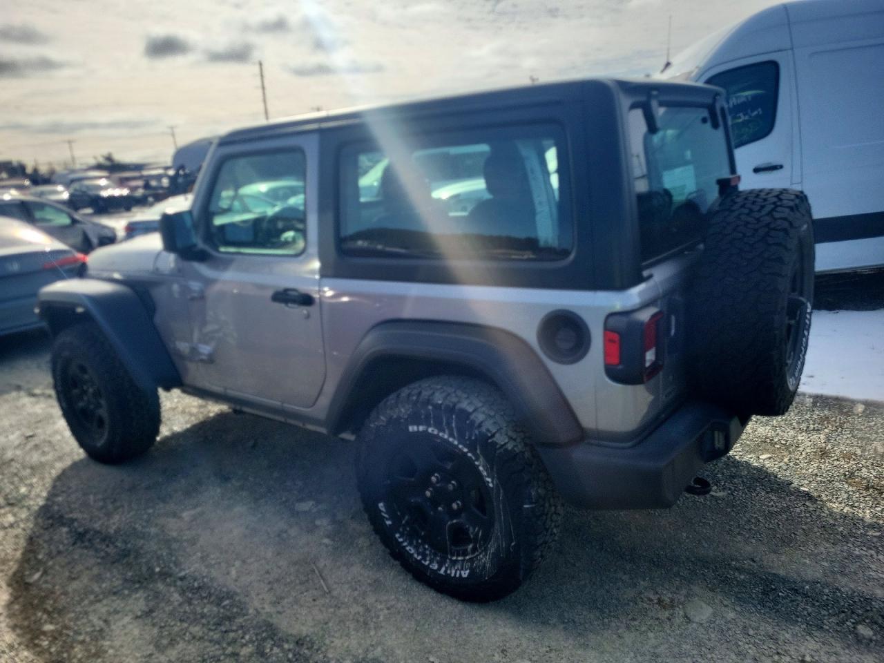 2019 Jeep Wrangler Sport 4Wd - zdjęcie 2