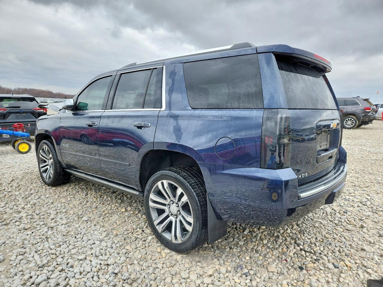 2017 Chevrolet Tahoe C1500 Premier - zdjęcie 2