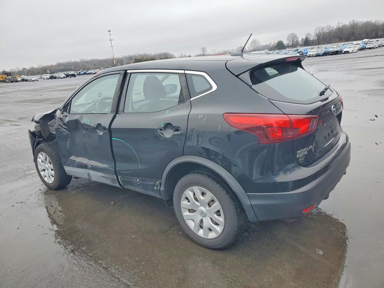 2017 Nissan Rogue Sport S - zdjęcie 2