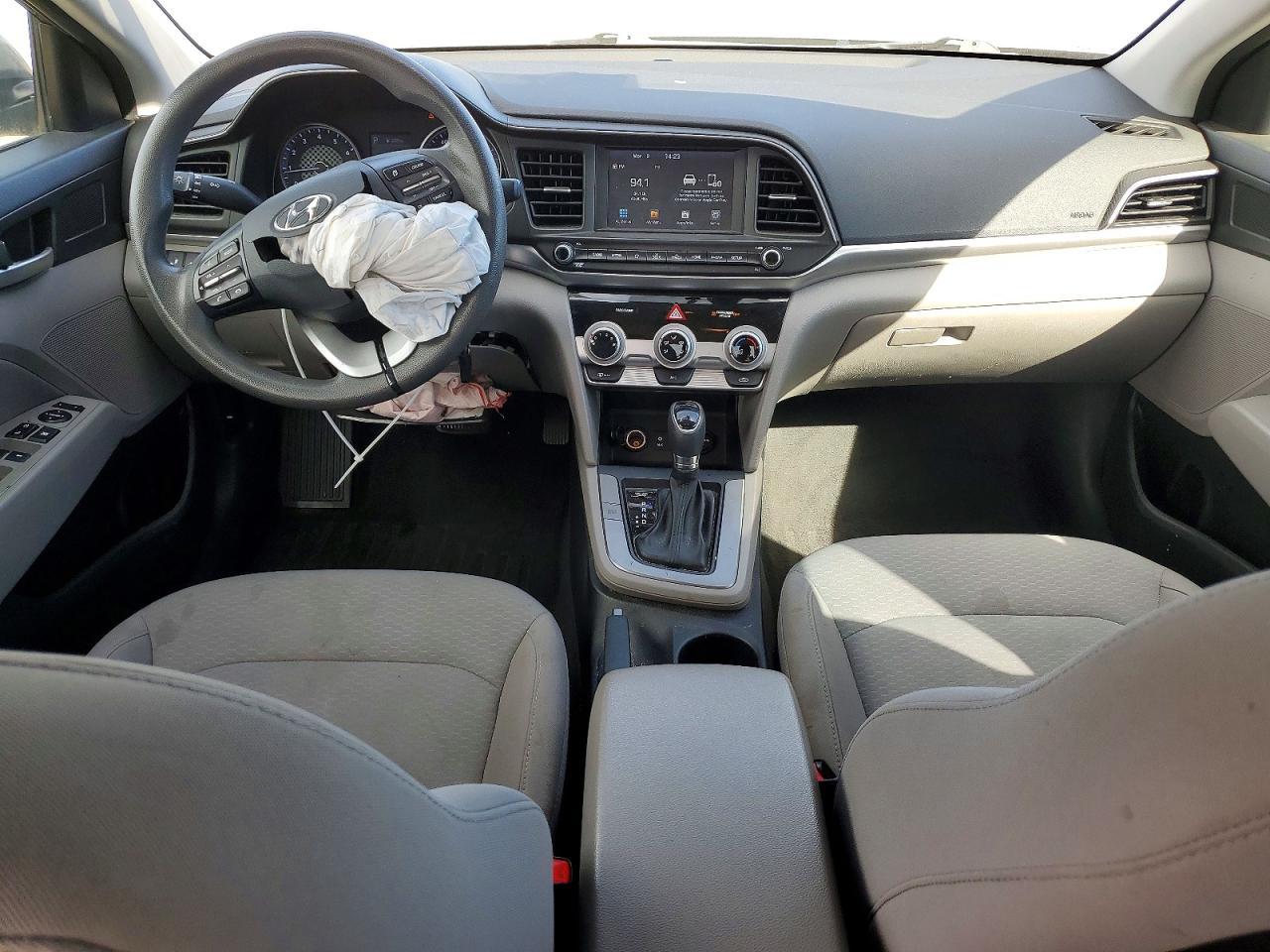 2019 Hyundai Elantra Sel - zdjęcie 8