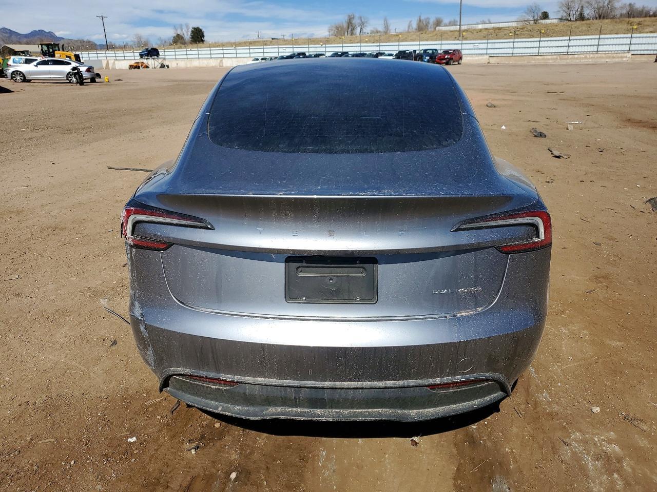 2025 Tesla Model 3 - zdjęcie 6