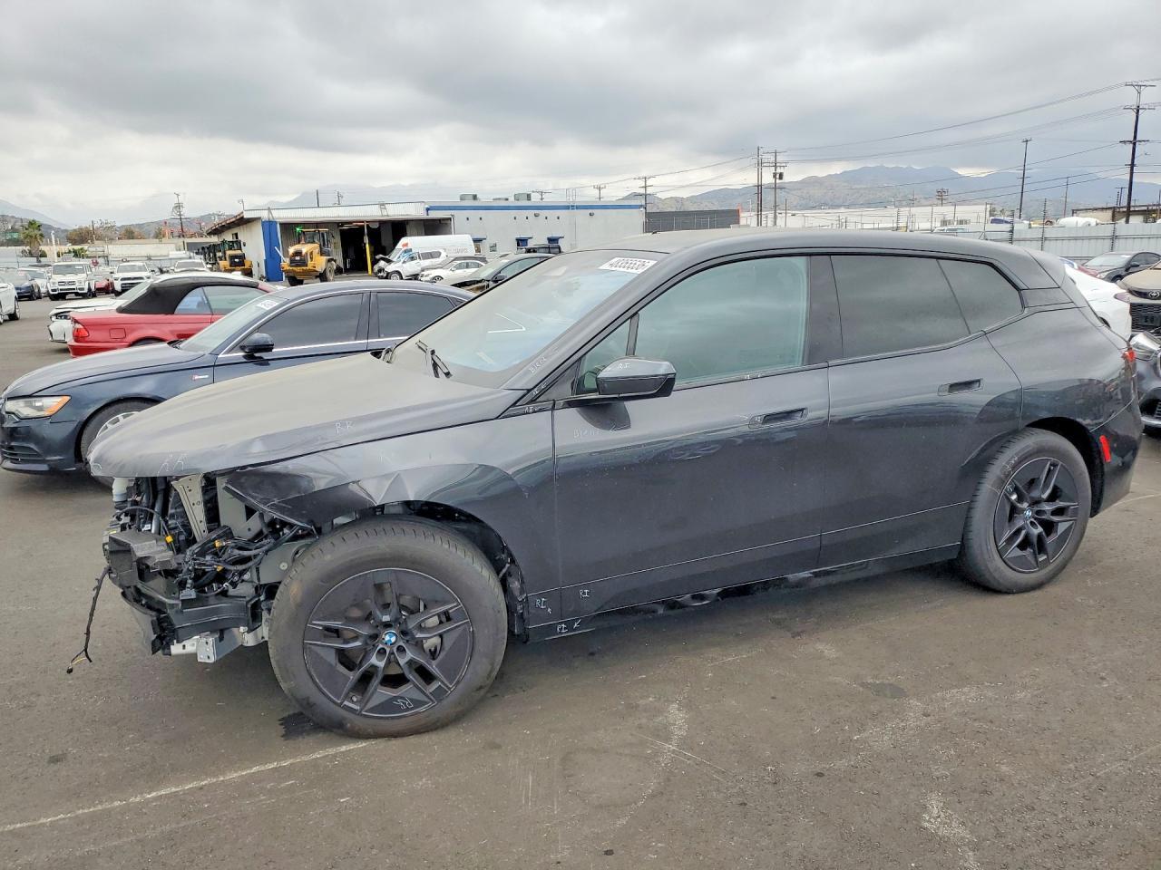 2026 BMW Ix xDrive45 - zdjęcie główne
