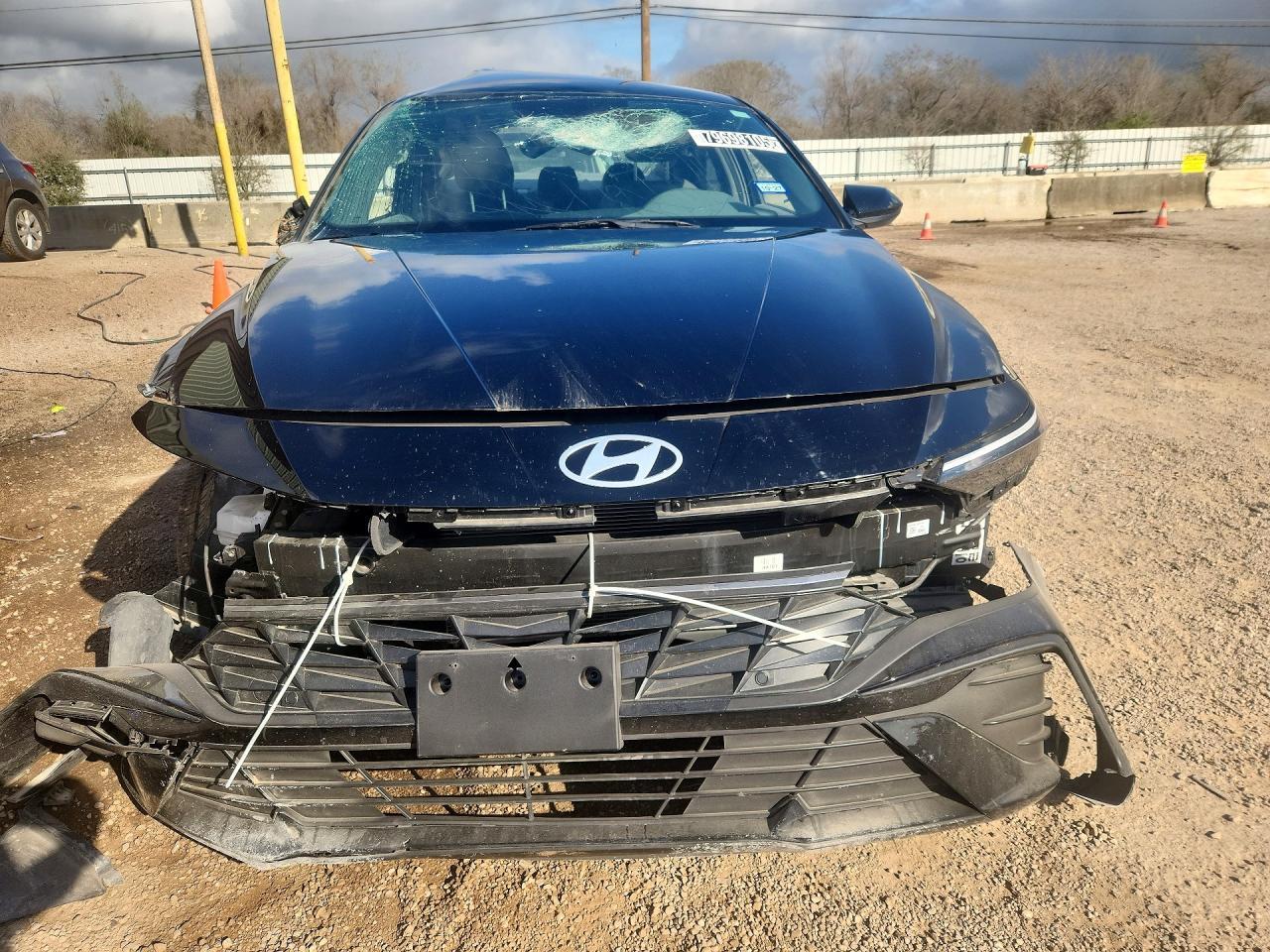 2025 Hyundai Elantra Sel Sport - zdjęcie 5