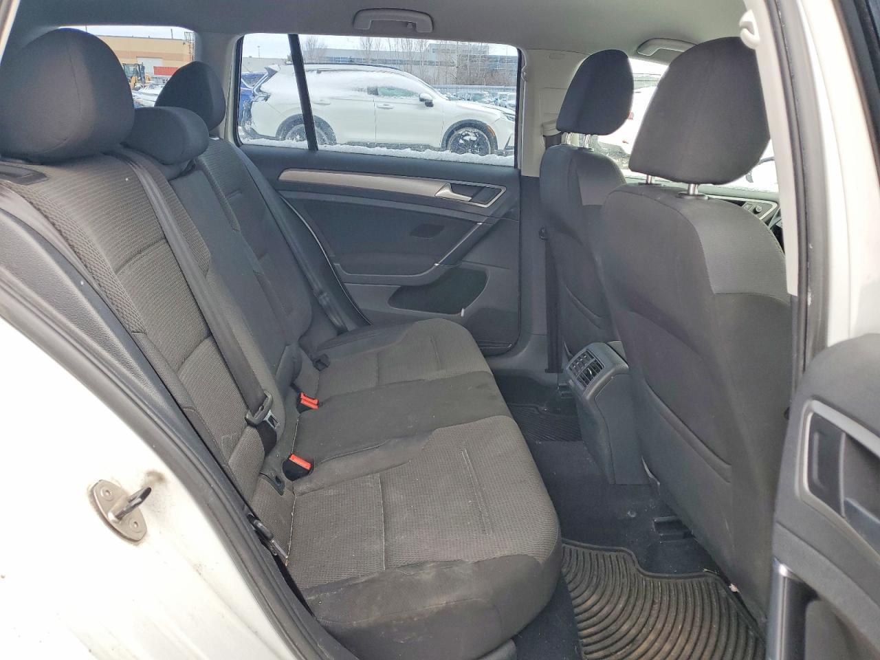 2016 Volkswagen Golf Sportwagen S - zdjęcie 10