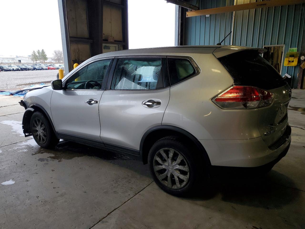 2015 Nissan Rogue S - zdjęcie 2