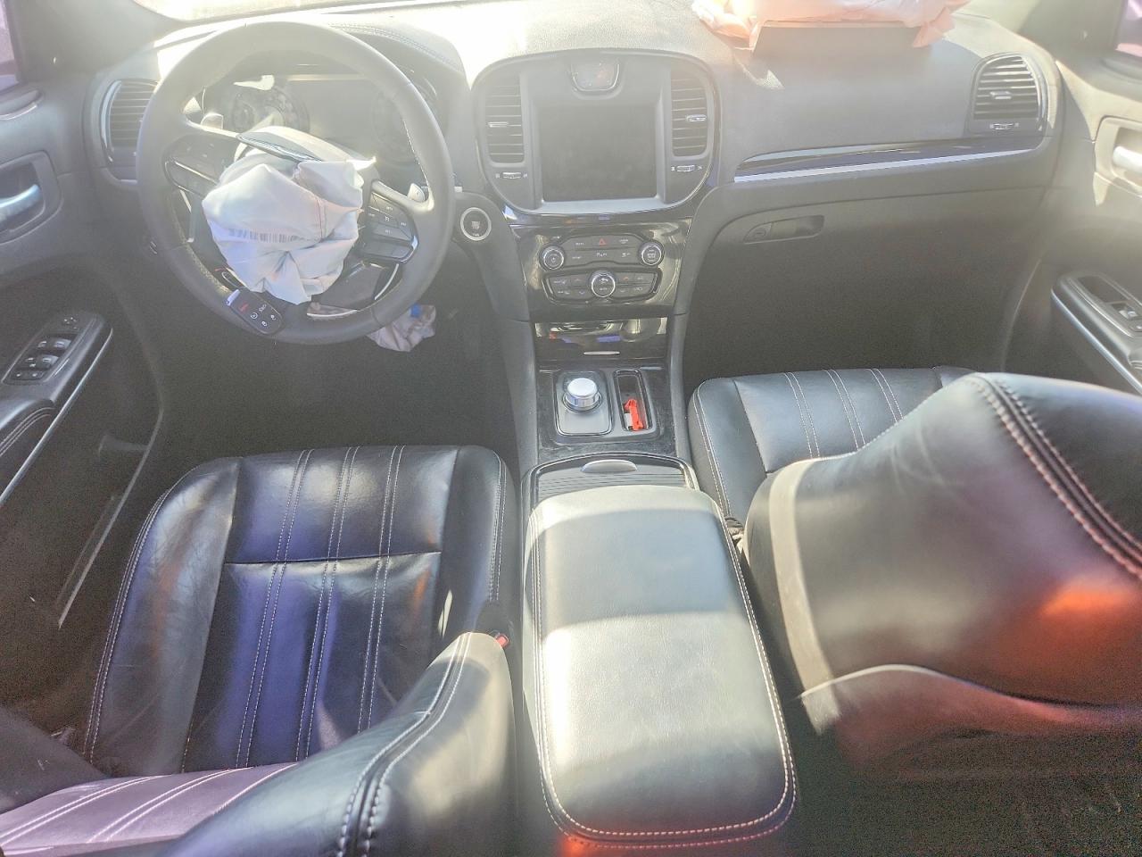 2023 Chrysler 300 S - zdjęcie 8