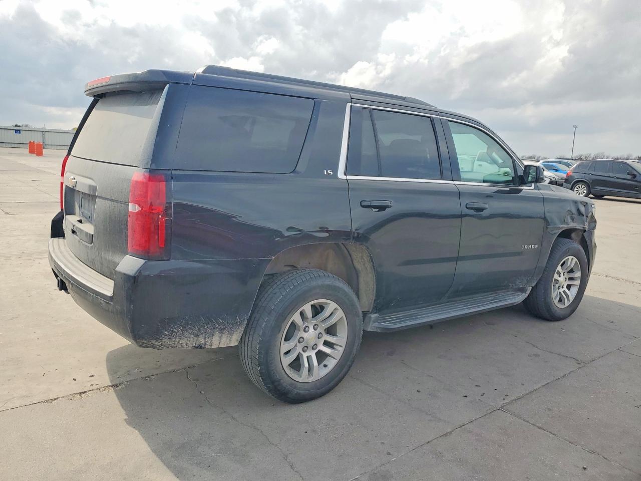 2015 Chevrolet Tahoe C1500 Ls - zdjęcie 3