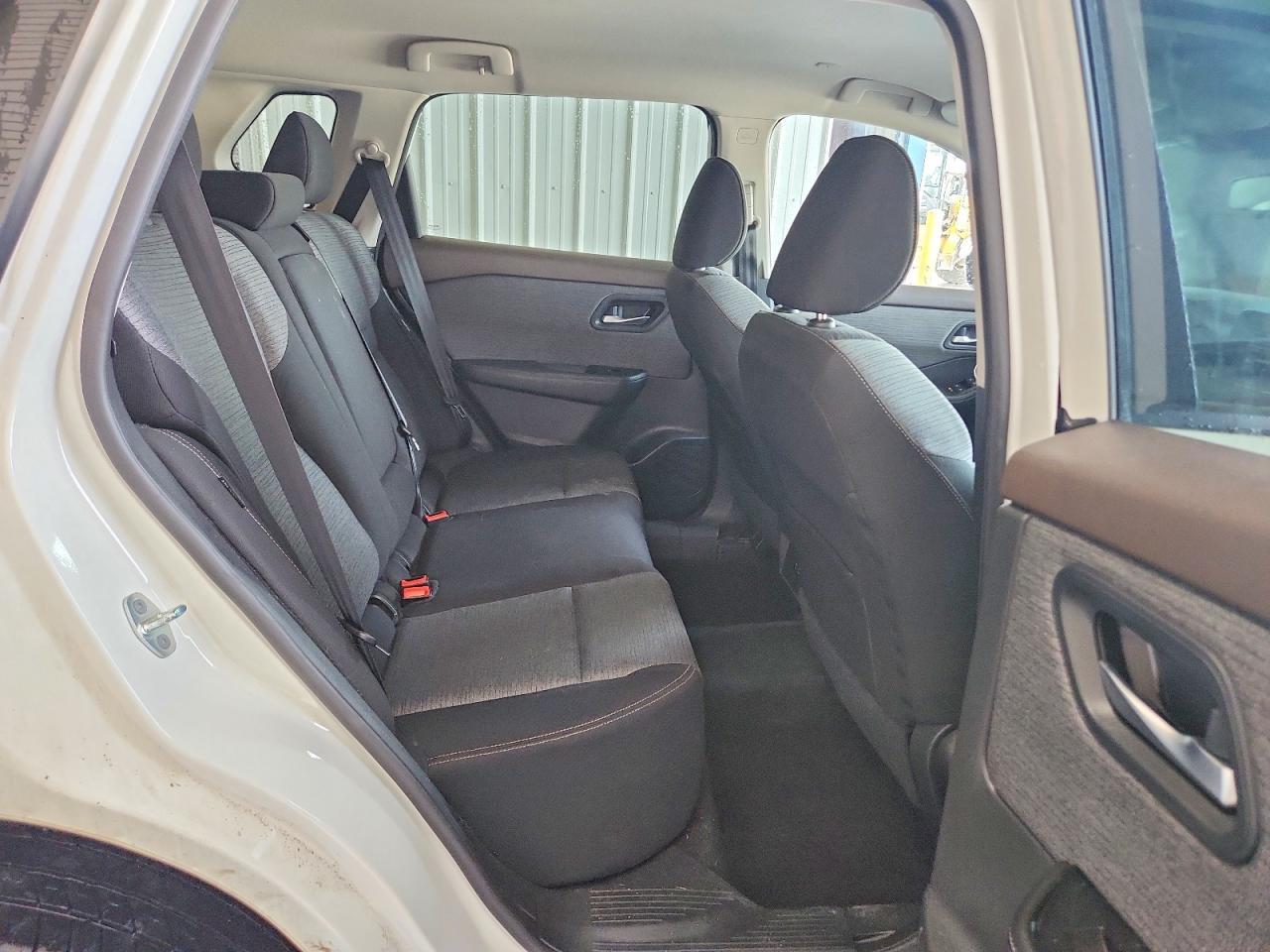 2022 Nissan Rogue Sv - zdjęcie 11