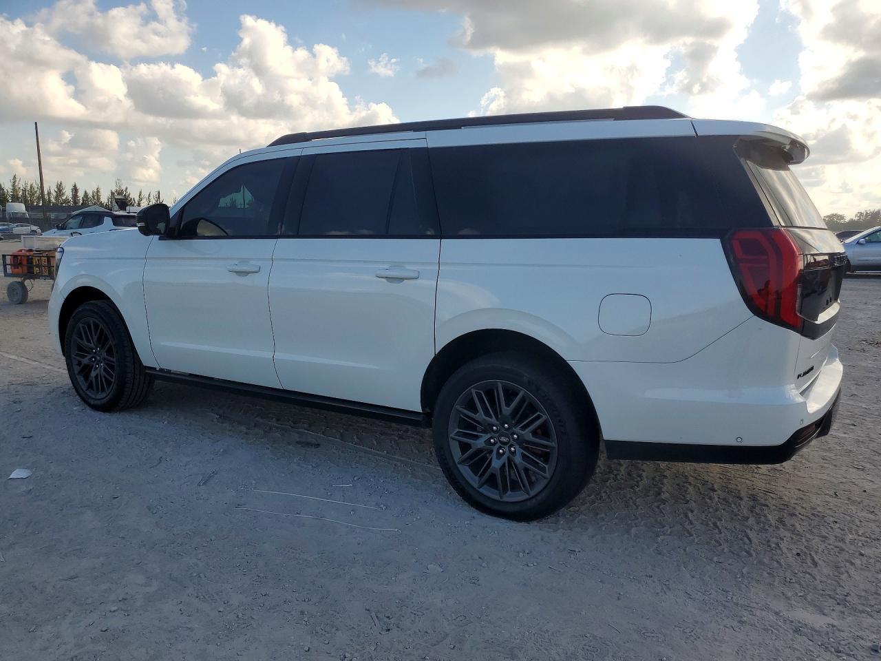 2025 Ford Expedition Max Platinum - zdjęcie 2