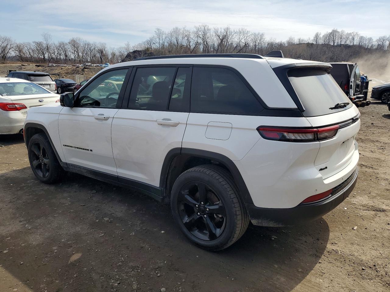 2023 Jeep Grand Cherokee - zdjęcie 2