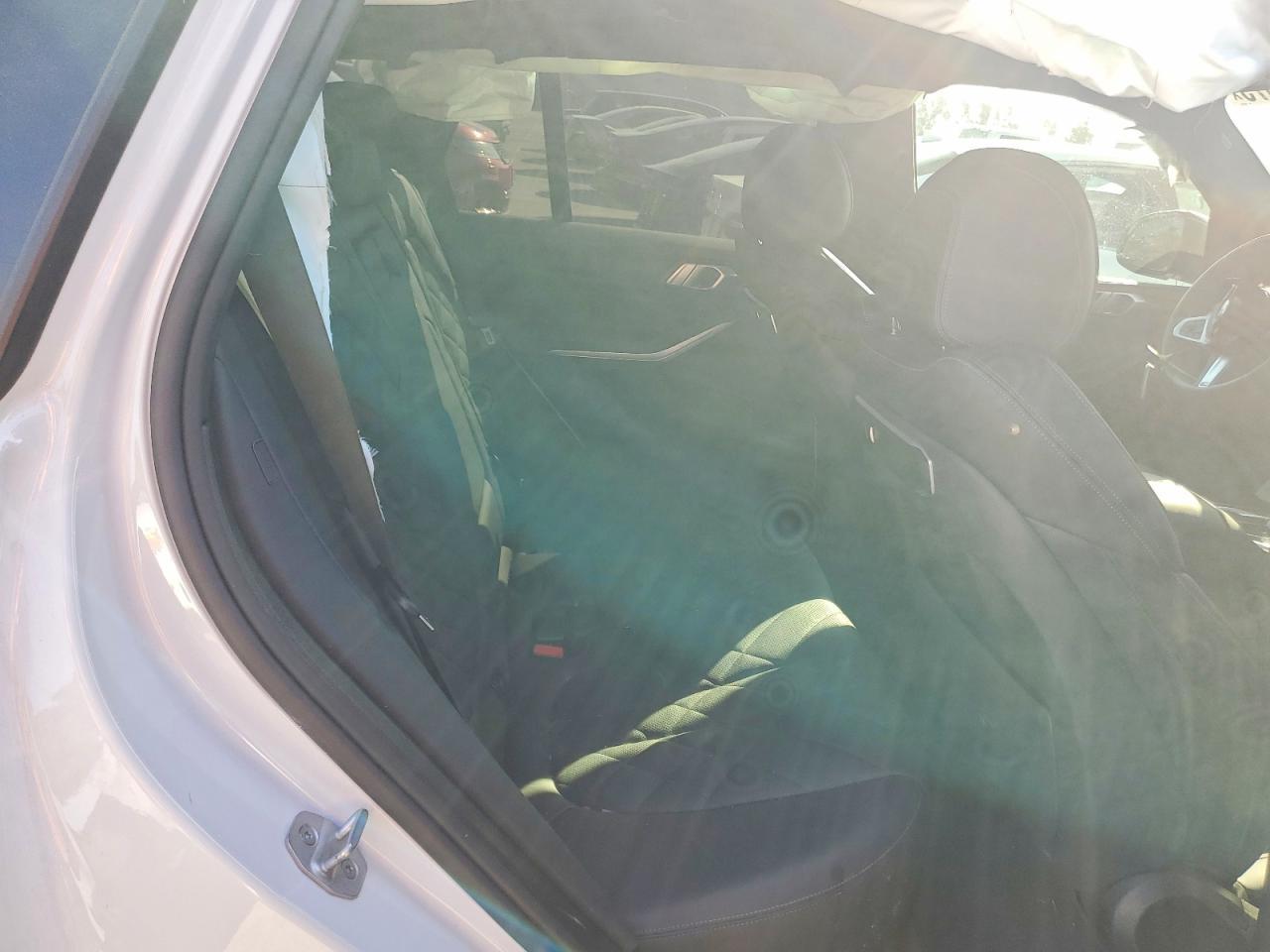 2027 BMW X5 - zdjęcie 11