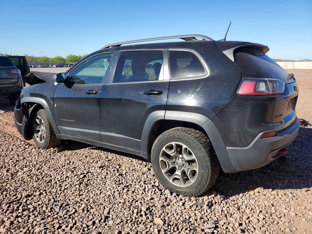 2020 Jeep Cherokee Trailhawk - zdjęcie 2