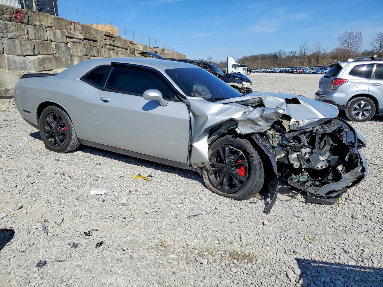 2020 Dodge Challenger Sxt - zdjęcie 4