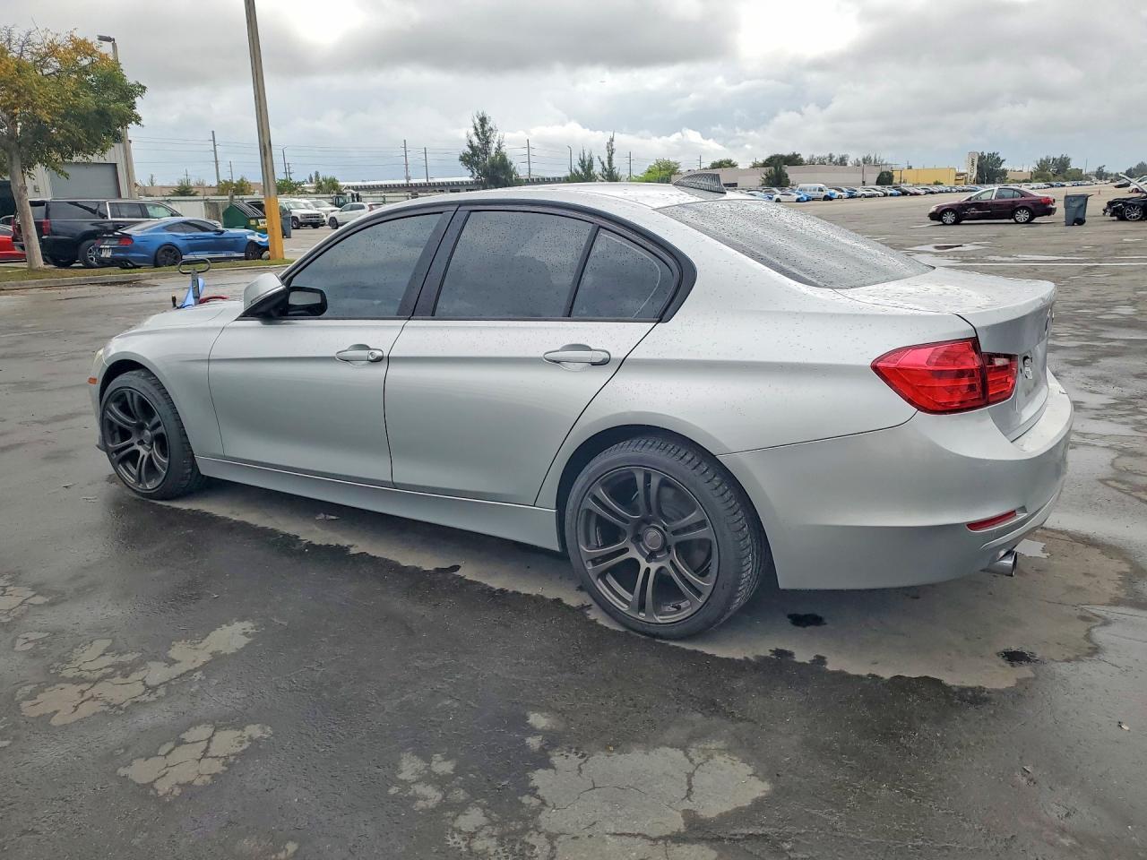 2015 BMW 320 I - zdjęcie 2