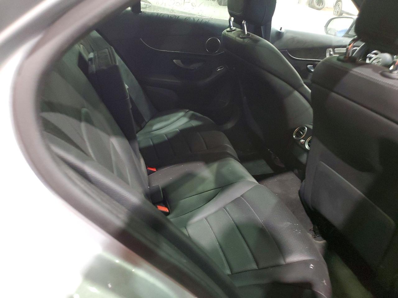 2021 Mercedes Benz C 300 4Matic - zdjęcie 10