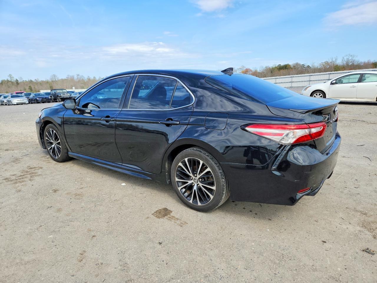 2019 Toyota Camry Se - zdjęcie 2