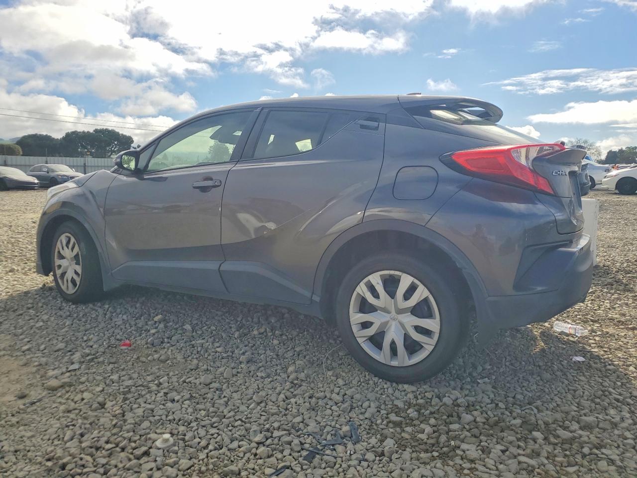 2019 Toyota C-Hr Le - zdjęcie 2