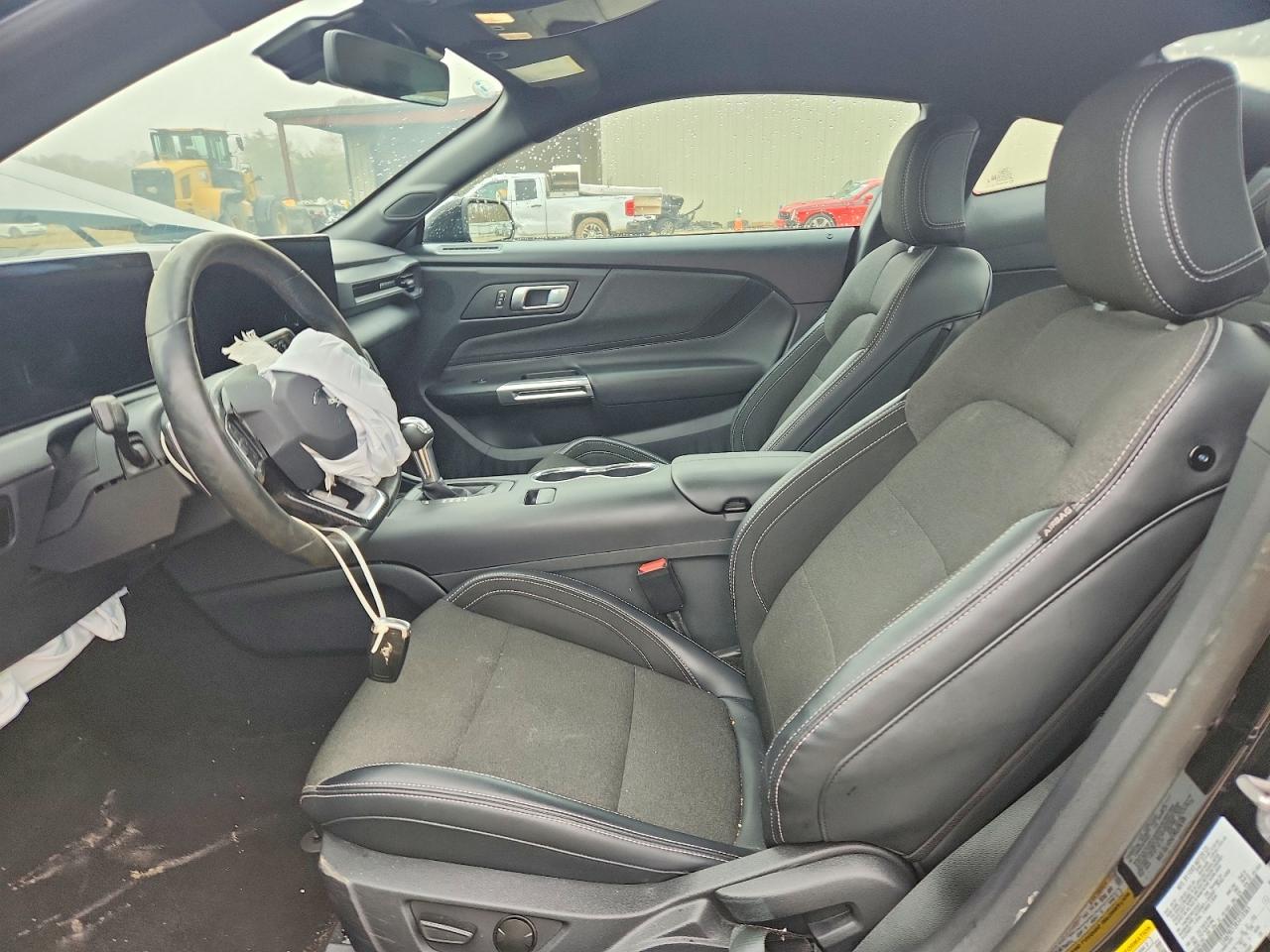 2024 Ford Mustang Gt - zdjęcie 7