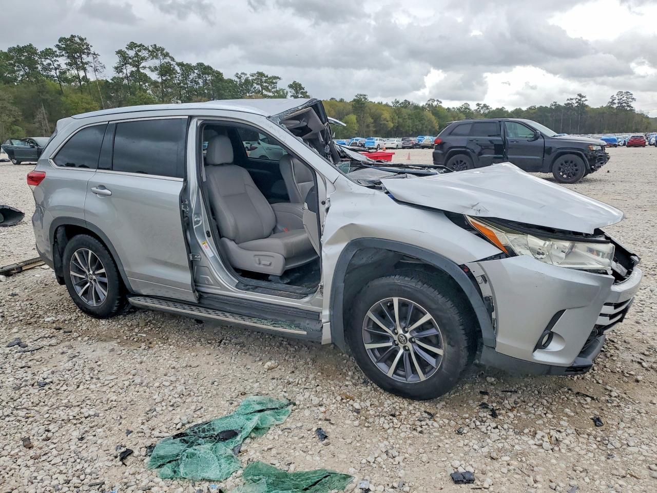 2017 Toyota Highlander Xle - zdjęcie 4