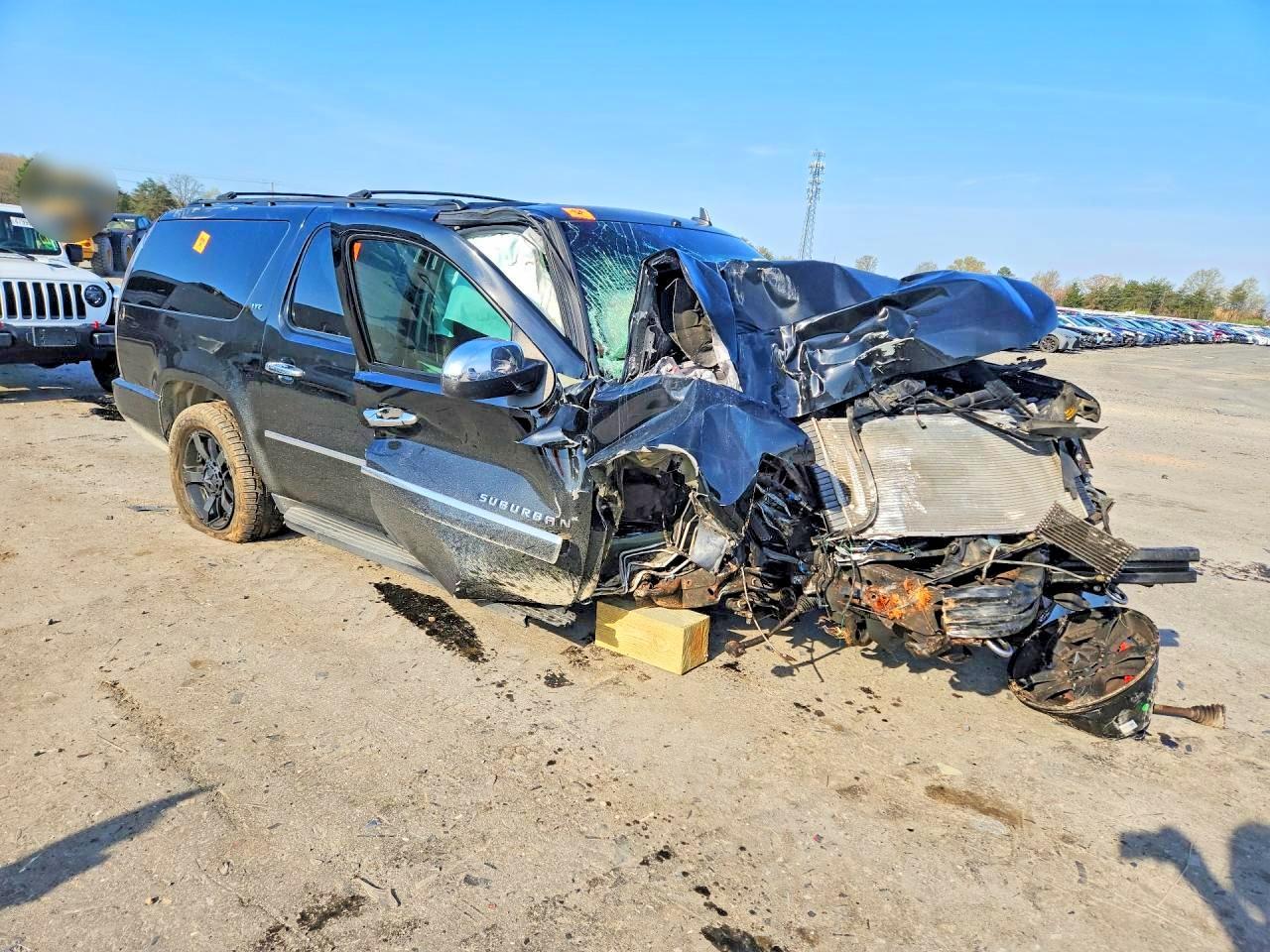 2013 Chevrolet Suburban K1500 Ltz - zdjęcie 4
