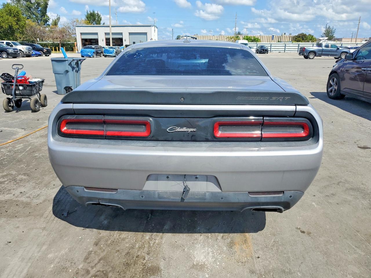 2015 Dodge Challenger R - zdjęcie 6