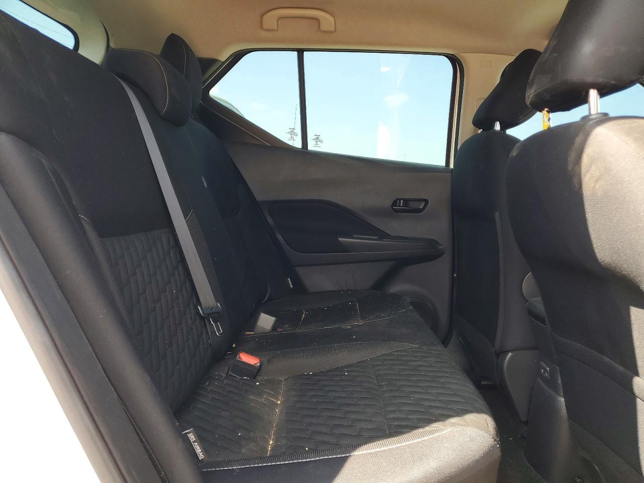 2021 Nissan Kicks S - zdjęcie 11