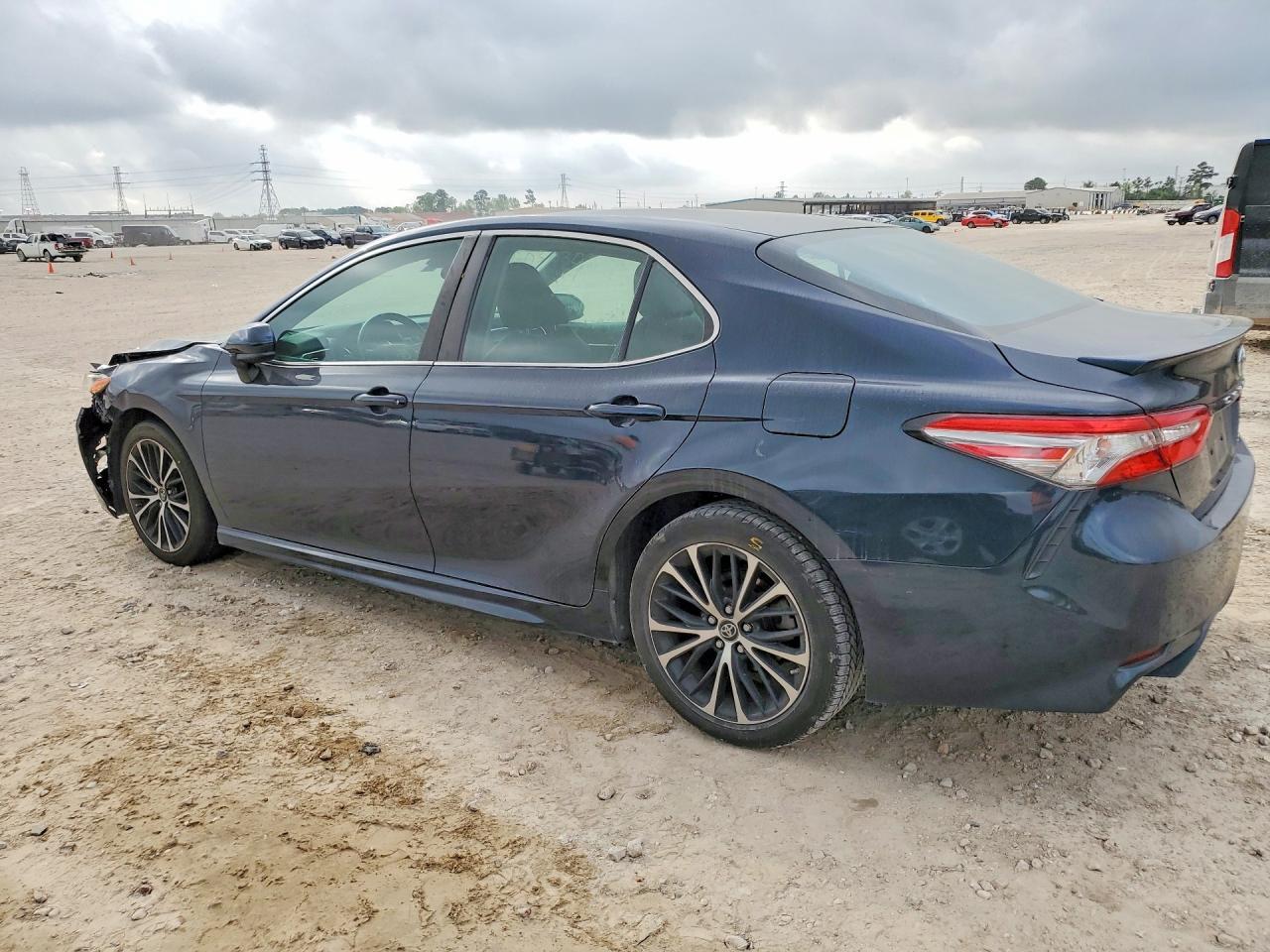 2018 Toyota Camry Se - zdjęcie 2