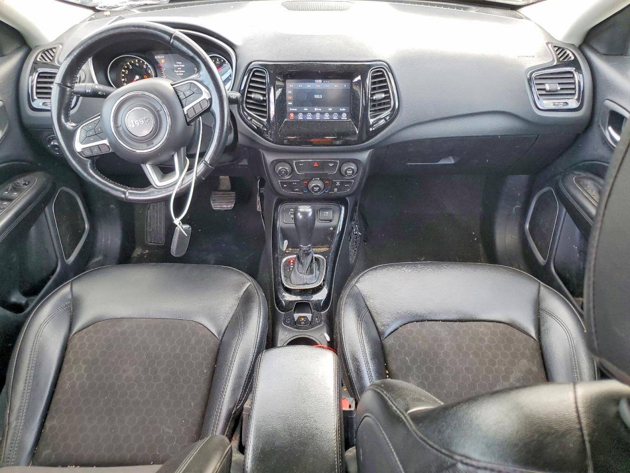 2021 Jeep Compass Latitude - zdjęcie 8