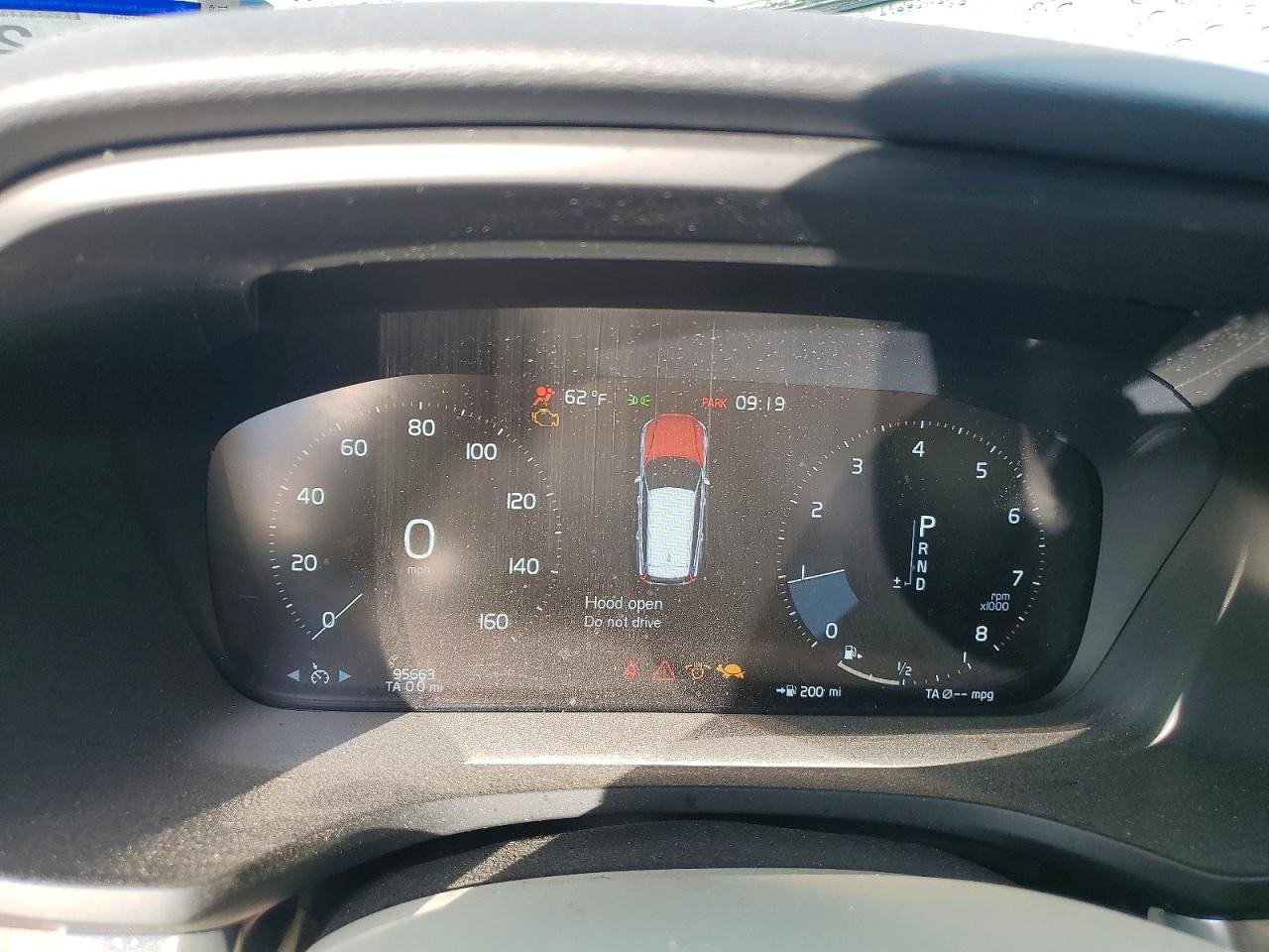 2021 Volvo V60 T5 Momentum - zdjęcie 9