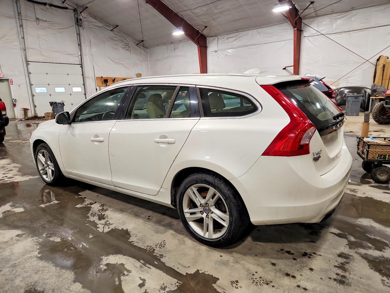 2015 Volvo V60 Premier - zdjęcie 2