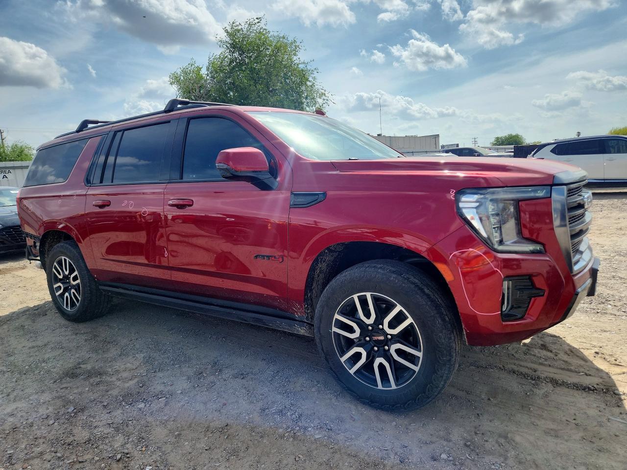 2024 GMC Yukon Xl K1500 At4 - zdjęcie 4