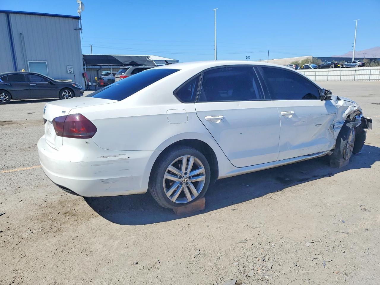 2015 Volkswagen Passat S - zdjęcie 3