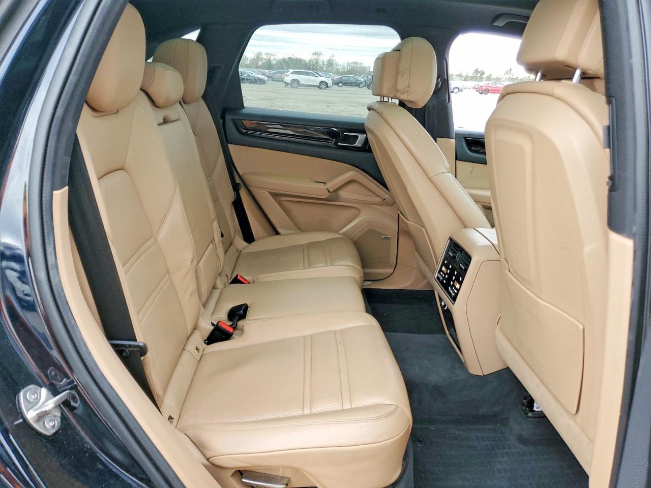 2020 Porsche Cayenne E-Hybrid - zdjęcie 11