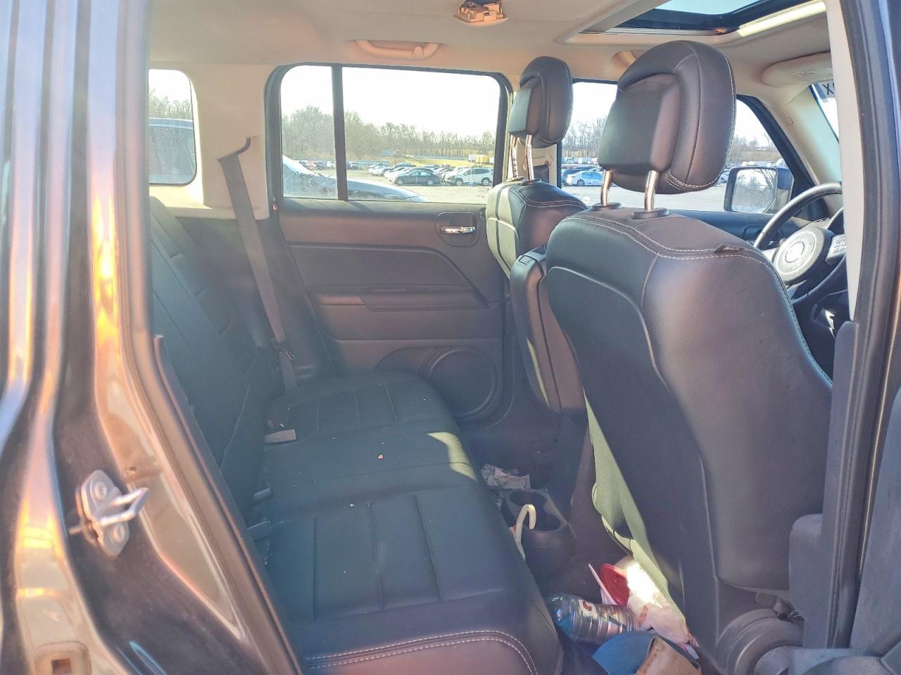 2017 Jeep Patriot Latitude - zdjęcie 11