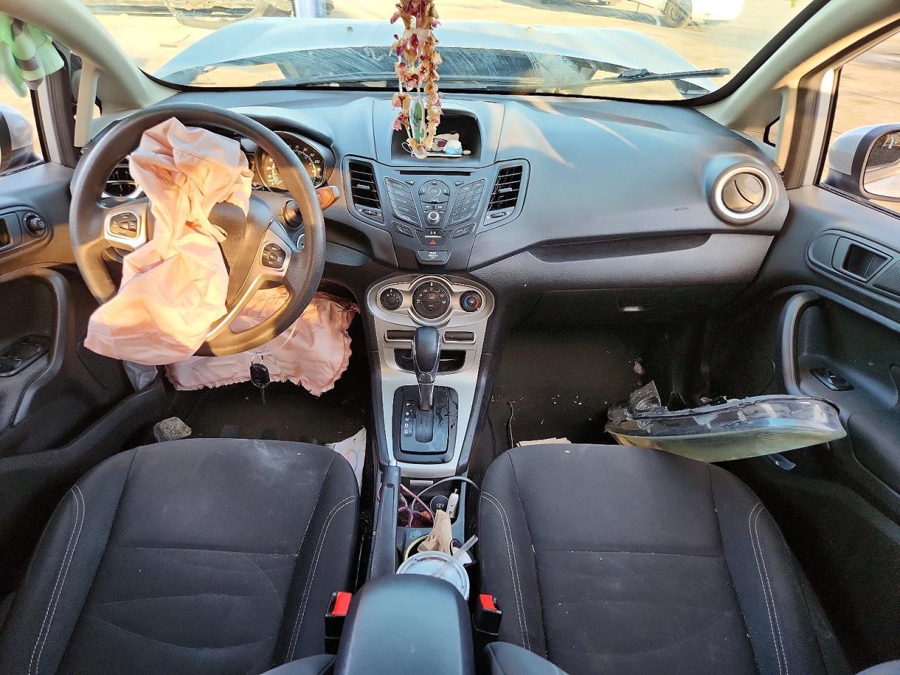 2017 Ford Fiesta Se - zdjęcie 8