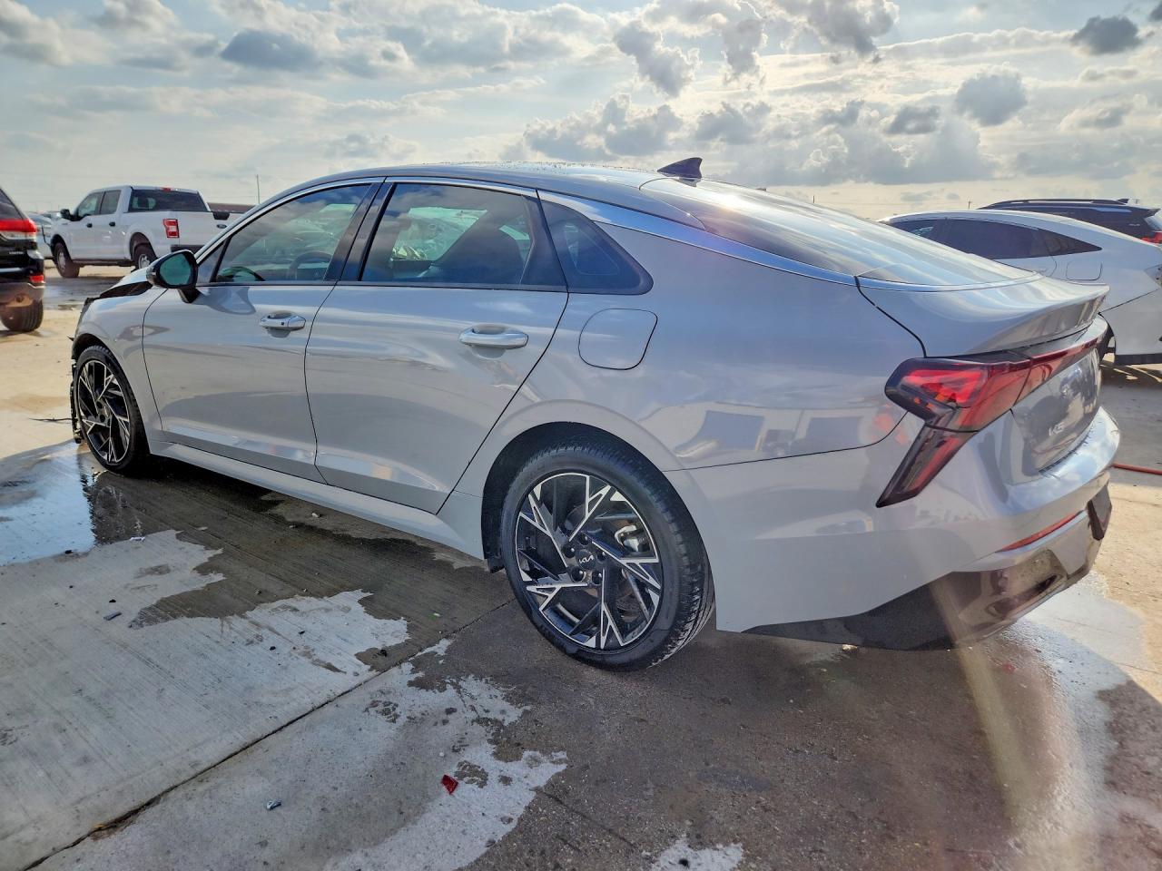 2025 Kia K5 Gt-Line - zdjęcie 2