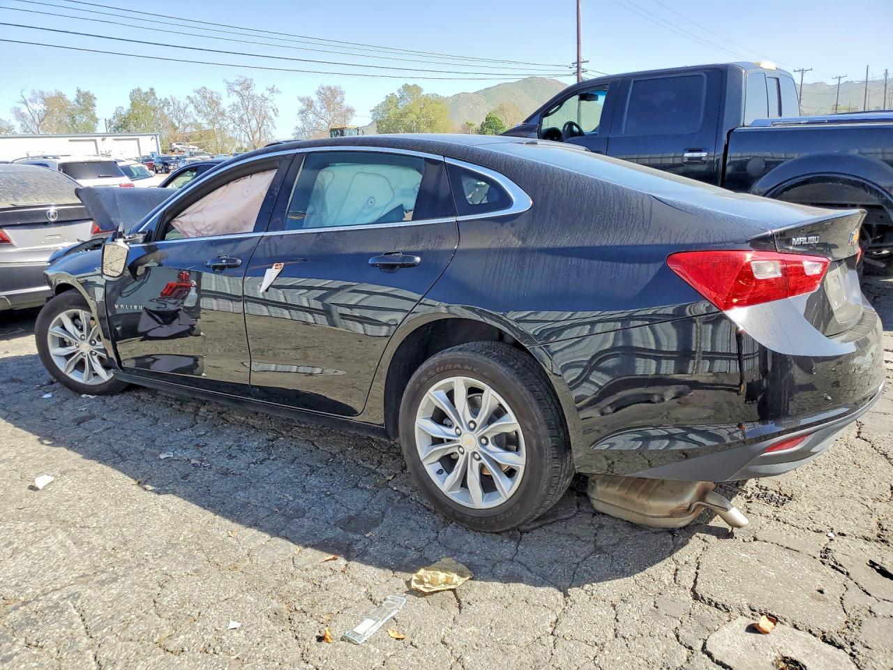 2025 Chevrolet Malibu Lt - zdjęcie 2