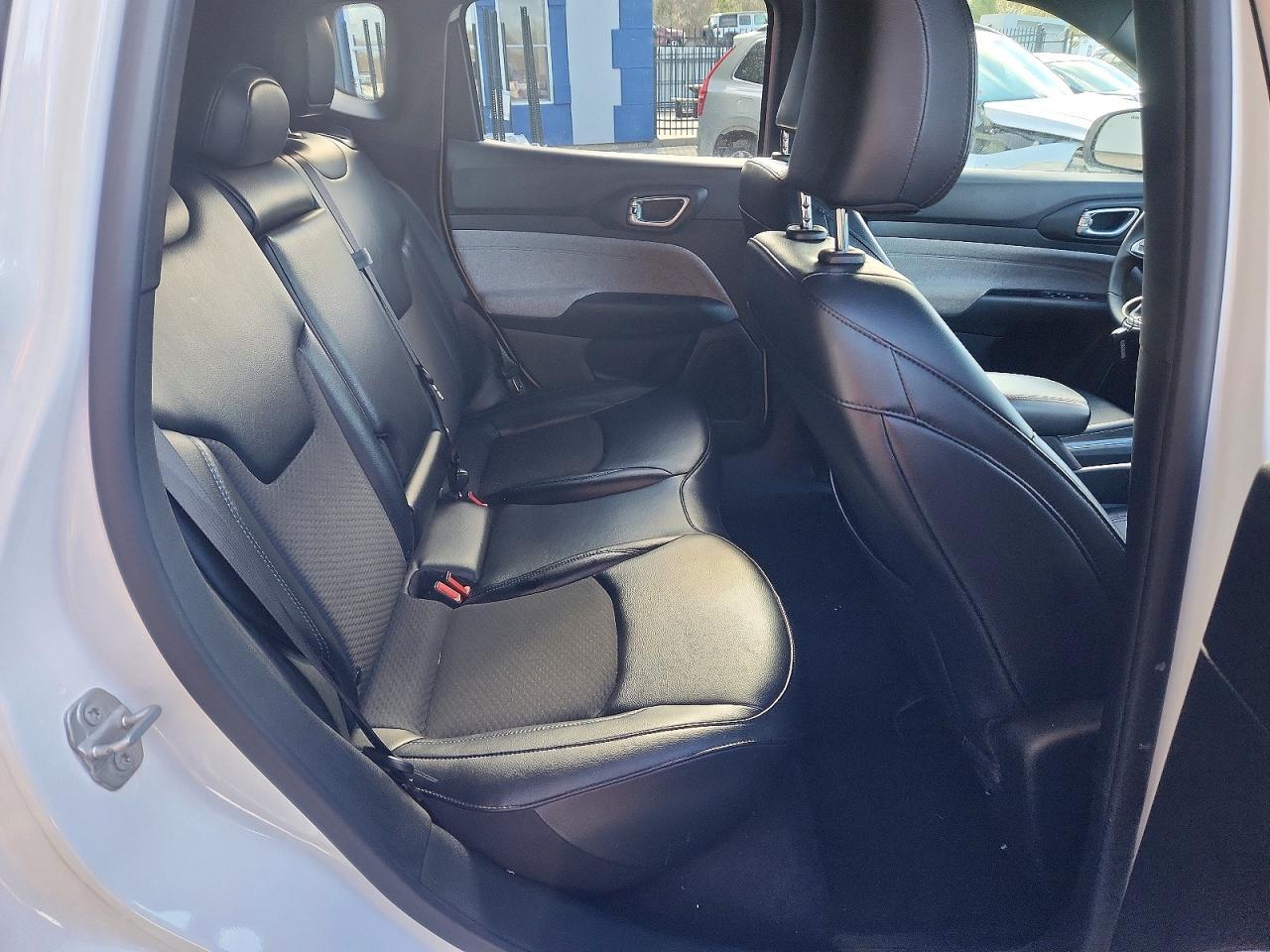2023 Jeep Compass Latitude - zdjęcie 11