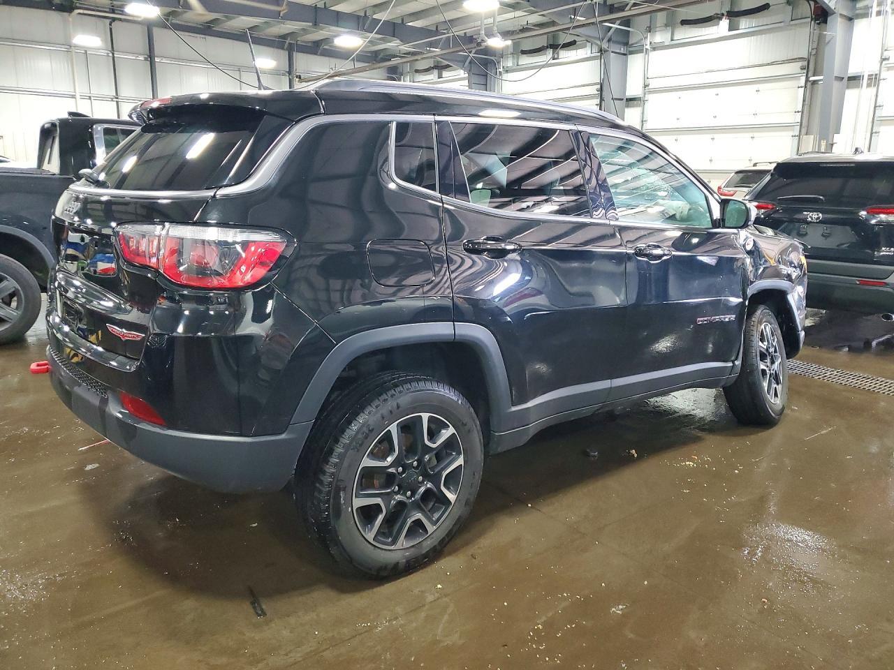 2019 Jeep Compass Trailhawk - zdjęcie 3