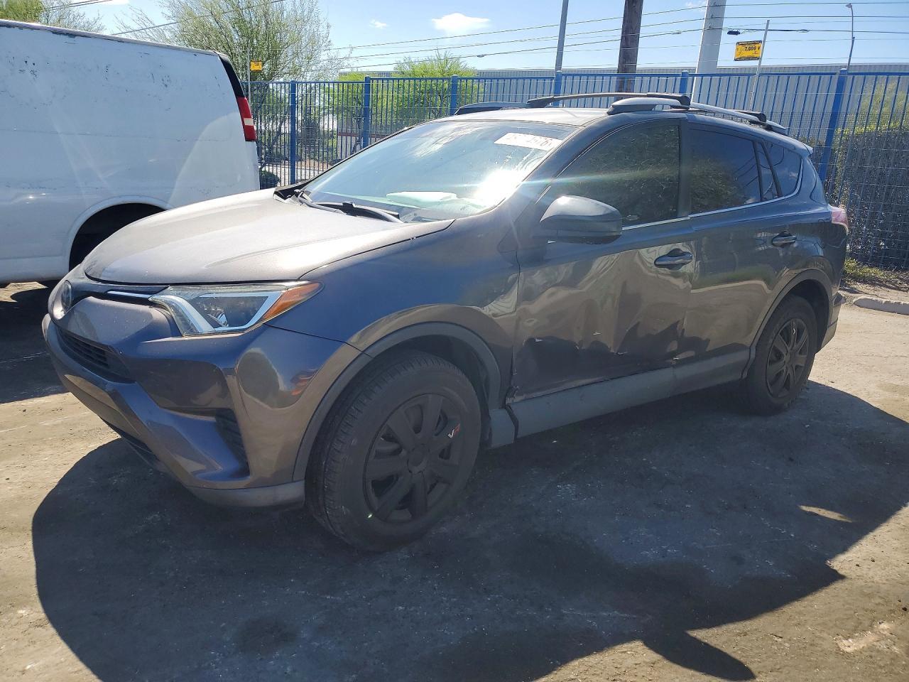 2017 Toyota Rav4 Le - zdjęcie główne