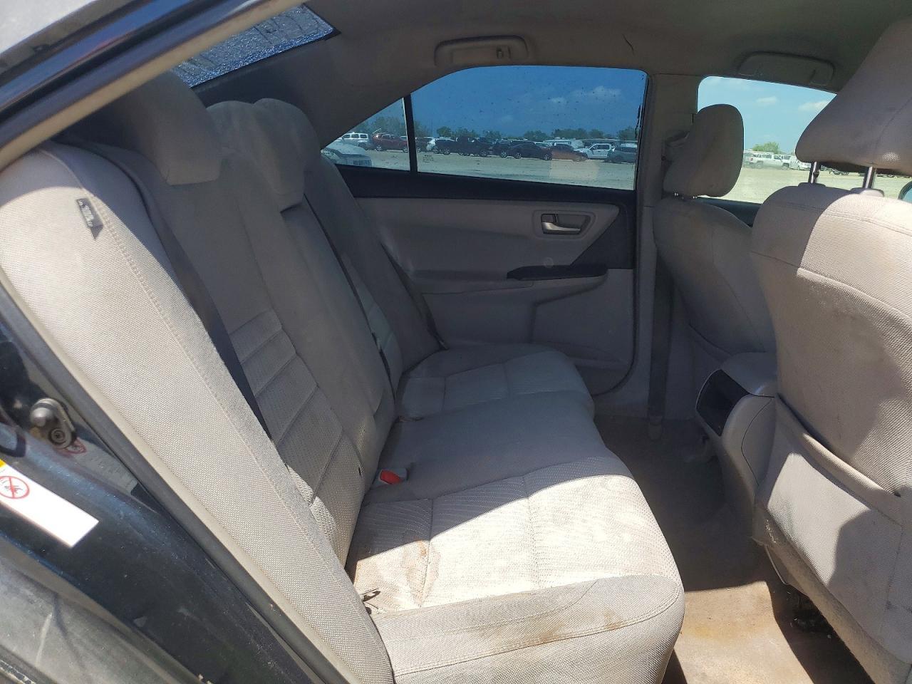 2016 Toyota Camry Le - zdjęcie 10