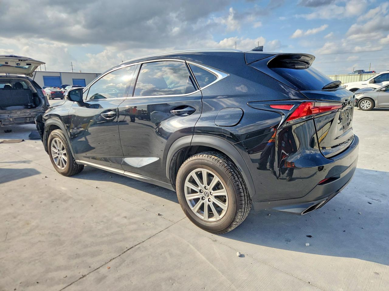 2020 Lexus Nx - zdjęcie 2