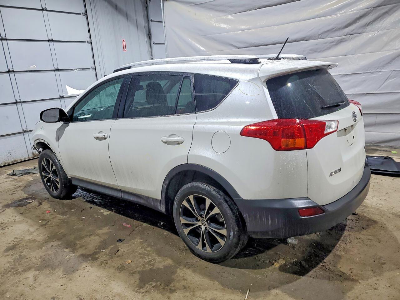 2015 Toyota Rav4 Limited - zdjęcie 2