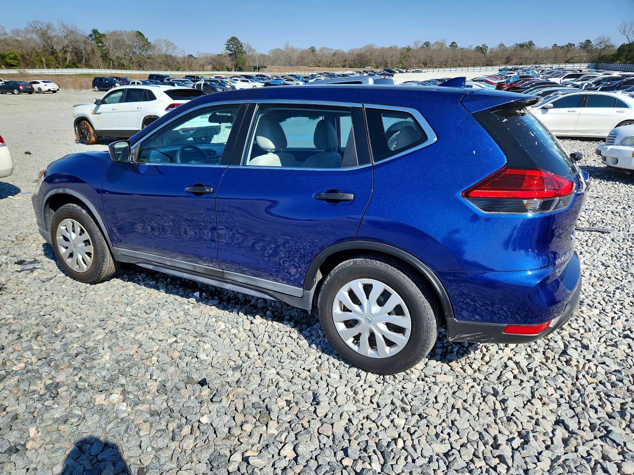 2017 Nissan Rogue S - zdjęcie 2
