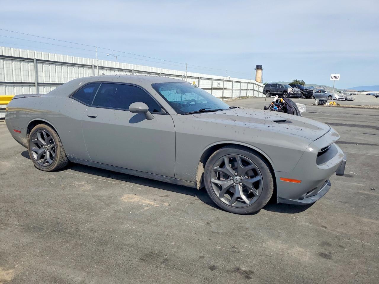 2017 Dodge Challenger Sxt - zdjęcie 4
