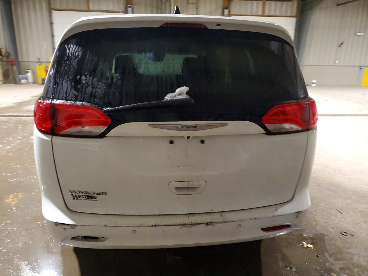 2021 Chrysler Voyager Lx - zdjęcie 6